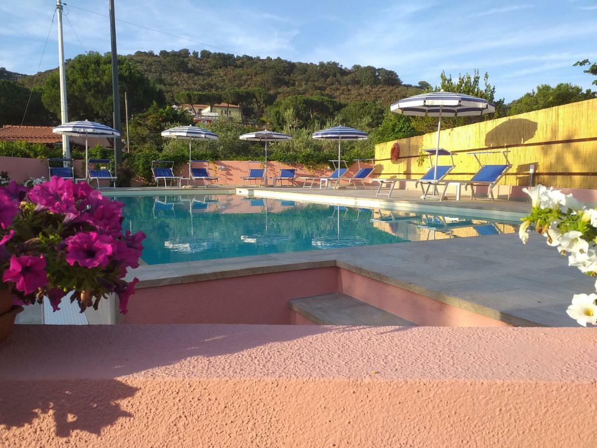Elbaloves Appartaments Villa Capoliveri  Exterior photo
