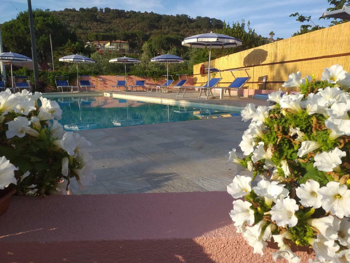 Elbaloves Appartaments Villa Capoliveri  Exterior photo